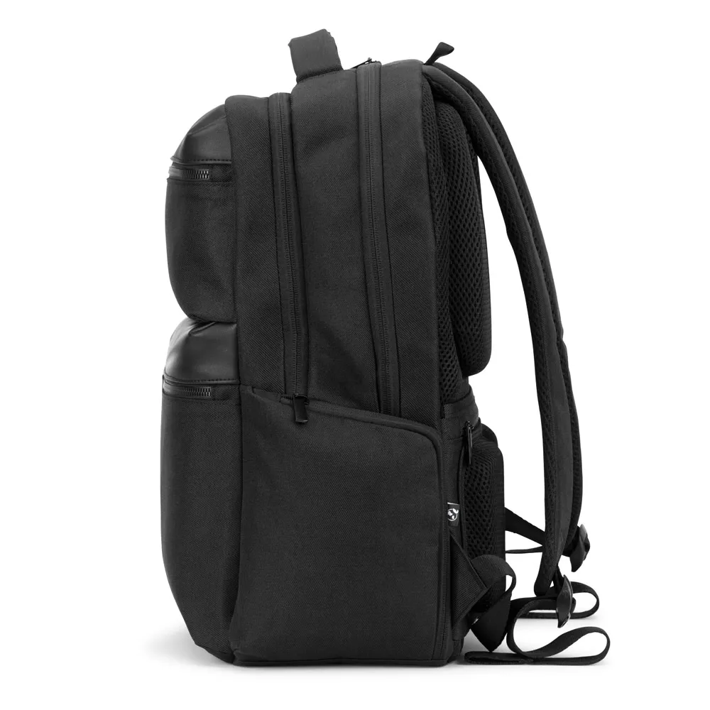 COPENHAGEN. Mochila em twill reciclado resistente à água com dois bolsos frontais de grande dimensão (17'3")