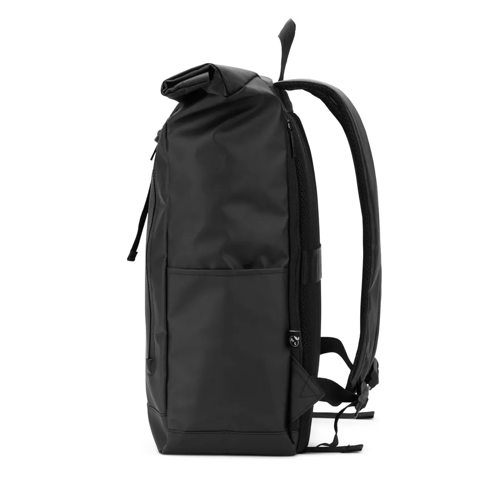 OSASCO BPACK. Mochila "Roll top" com design em sistema de fecho que permite enrolar a parte superior em poliéster reciclado 600D de alta densidade com revestimento resistente á água 20 L