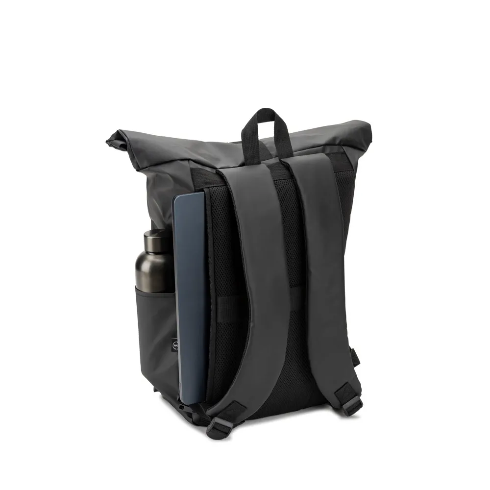 OSASCO BPACK. Mochila "Roll top" com design em sistema de fecho que permite enrolar a parte superior em poliéster reciclado 600D de alta densidade com revestimento resistente á água 20 L