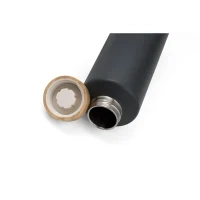NORRE BOTTLE. Garrafa térmica em aço inox de parede dupla isolada a vácuo (640 mL)